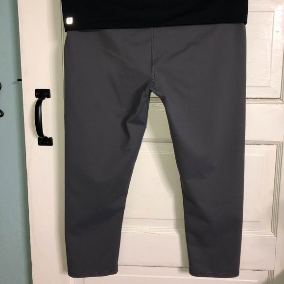Fabletics Capris - Picture 3 of 5